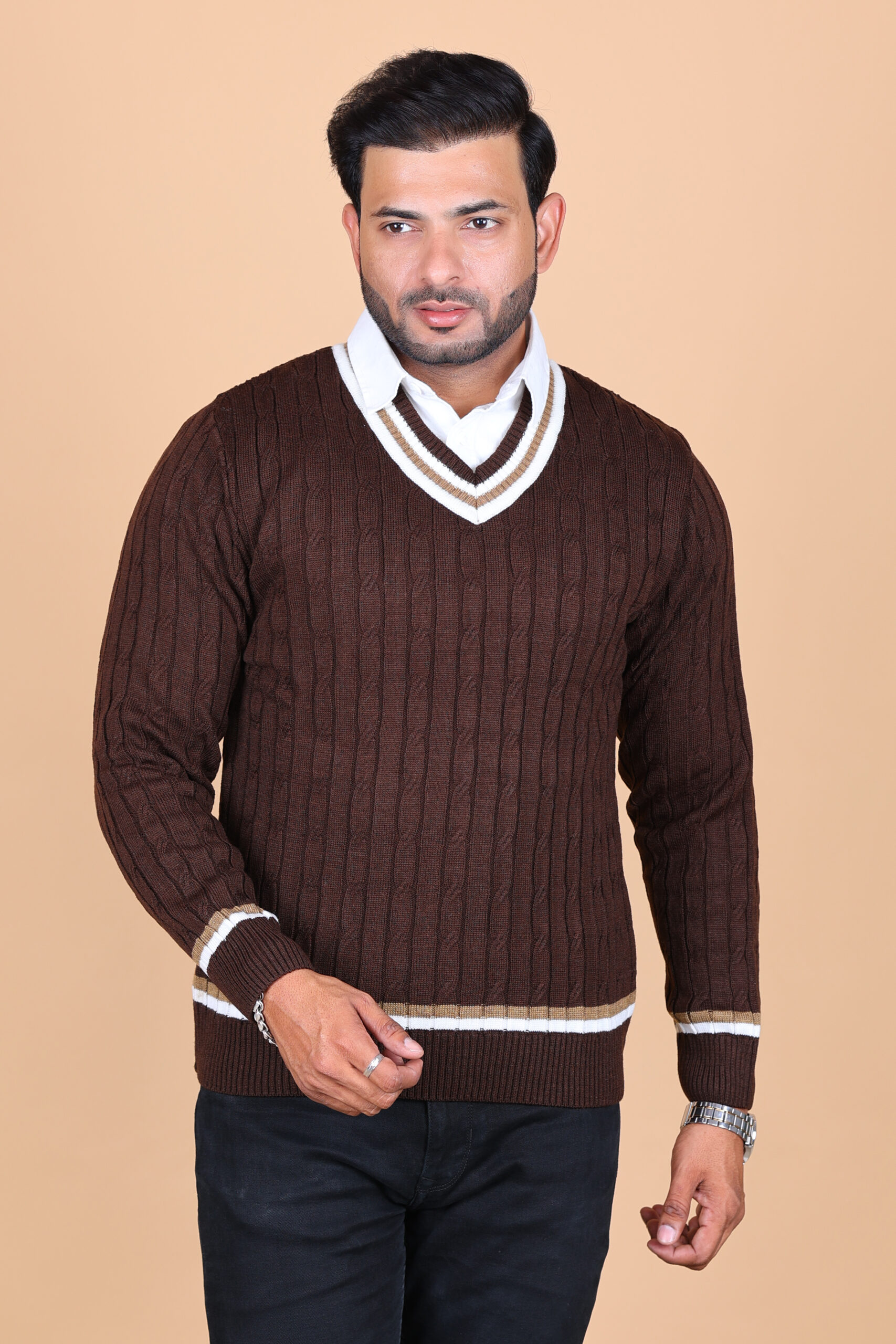 CABLE KNIITED WITH STRIPES V- NECK