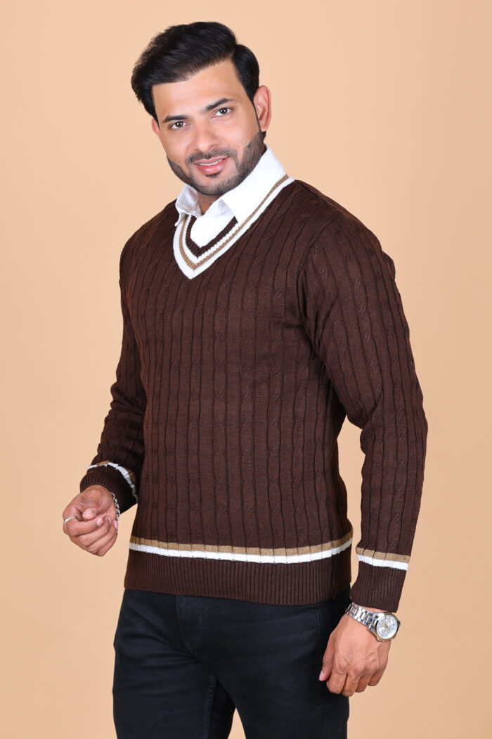 CABLE KNIITED WITH STRIPES V- NECK - Image 3
